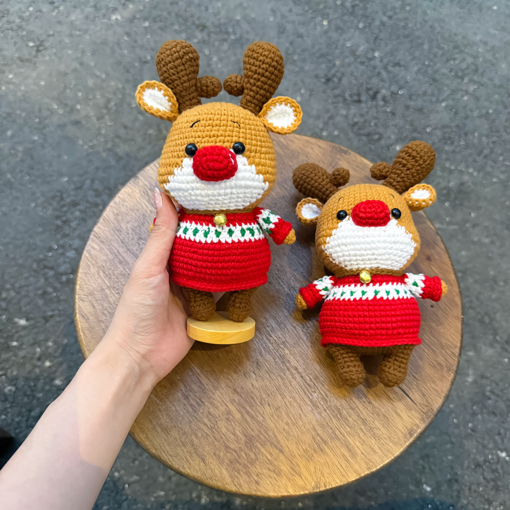 Handmade Crochet Reindeer Keychain - Cute Christmas Bag Charm & Holiday Gift