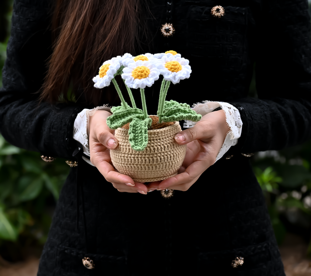 Cute Daisy Plant Pot – Handmade Desk Decor