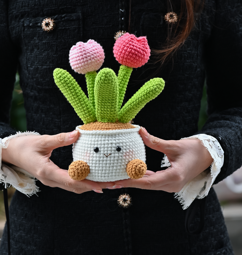 Cute Tulip Plant Pot – Handmade Desk Decor