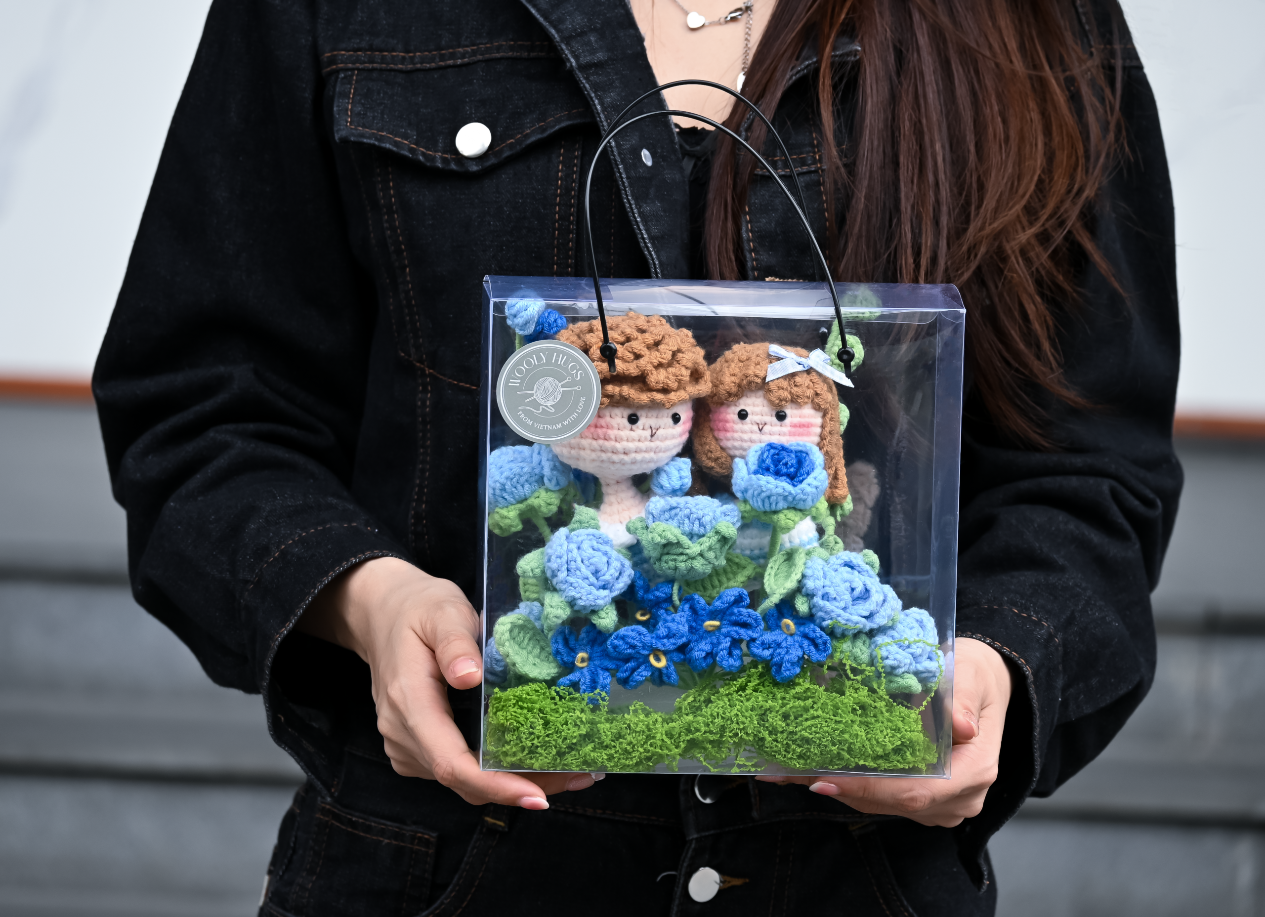 Crochet Flower Box With Couple Figurines – Romantic Couple Gift