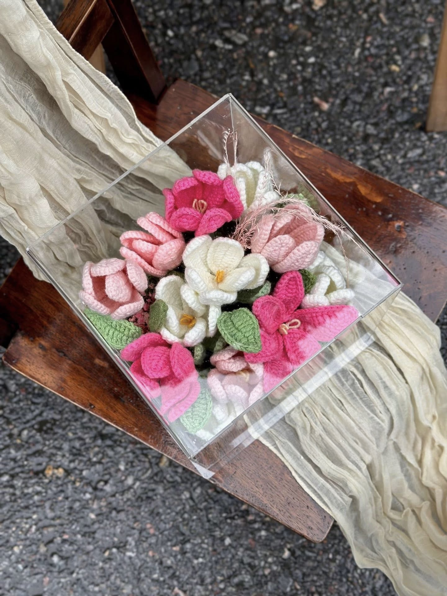 Handmade Crochet Tulip Bouquet in Gift Box – The Bloom of Everlasting Happiness