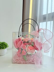 Crochet tulip – a gentle handmade flower gift expressing care, warmth, and sincere affection.