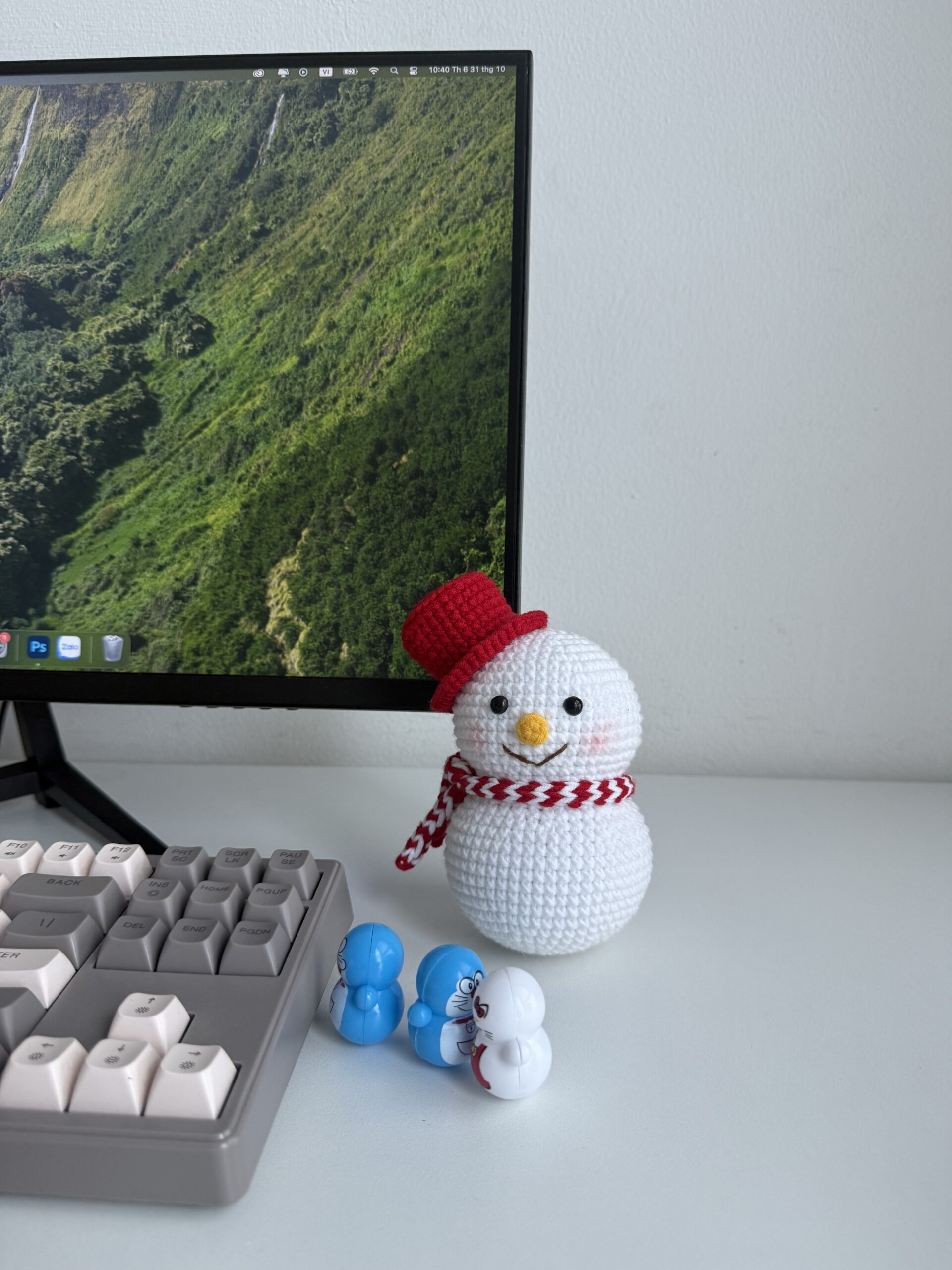 Crochet Christmas Mochi – The Cutest Handmade Ornament for Your Holiday Décor