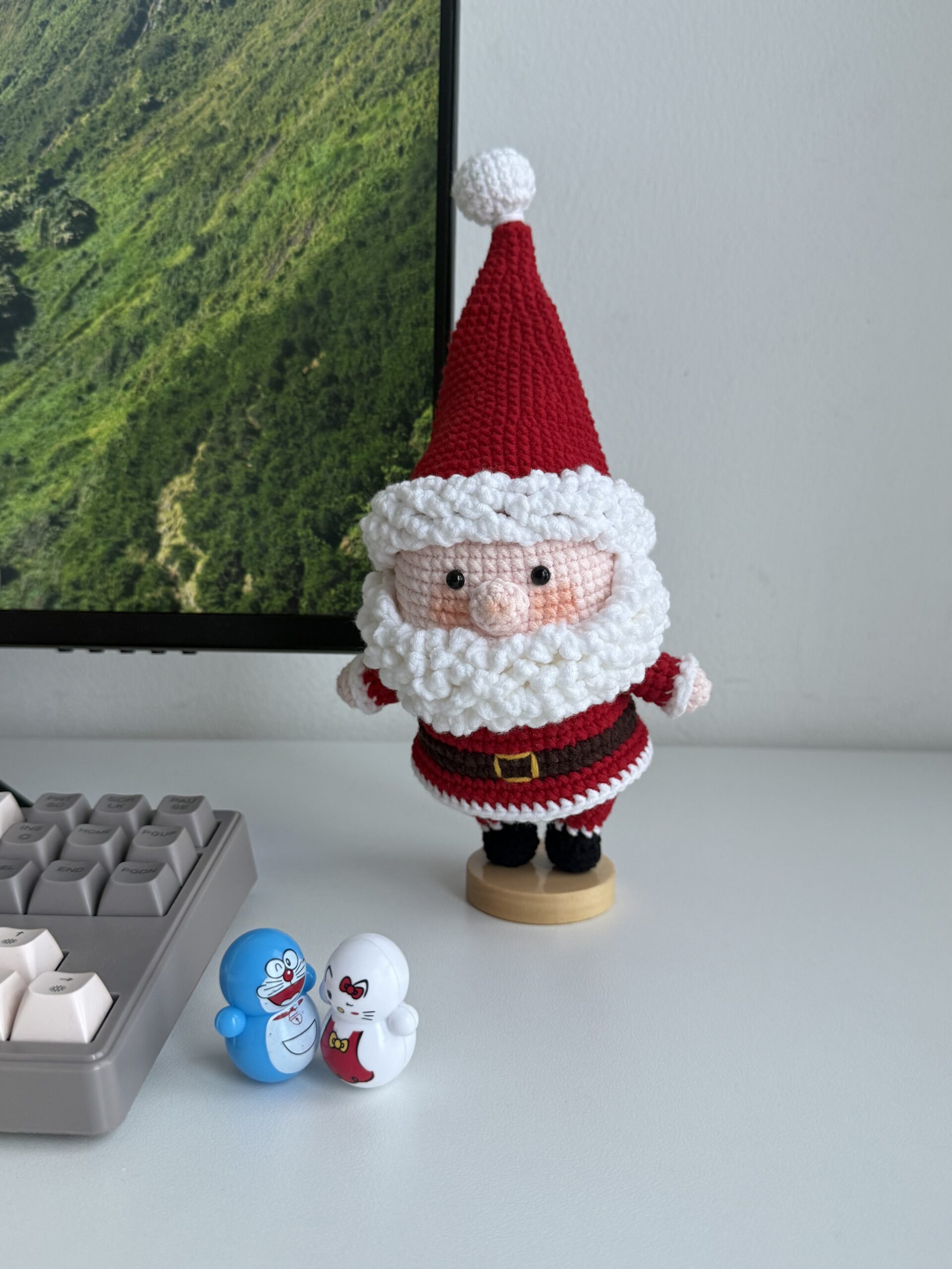 Handmade Crochet Santa Claus – Bring Joy and Warmth to Your Christmas