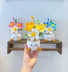 Crochet Camellia Flower Pot 